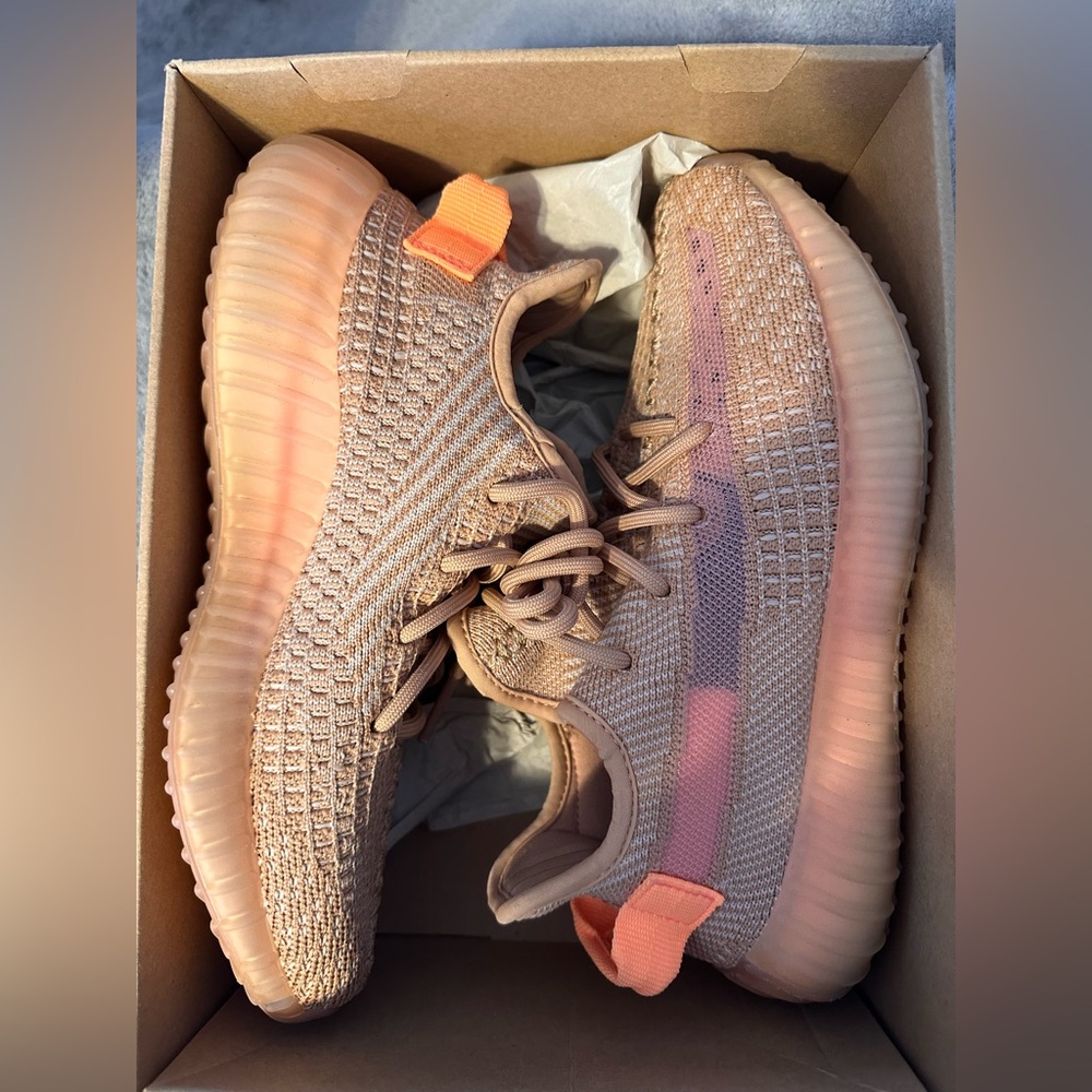 Adidas Yeezy Boost 350 V2 Clay Sneakers Men’s Size 6 (Paid 589$ The goat)